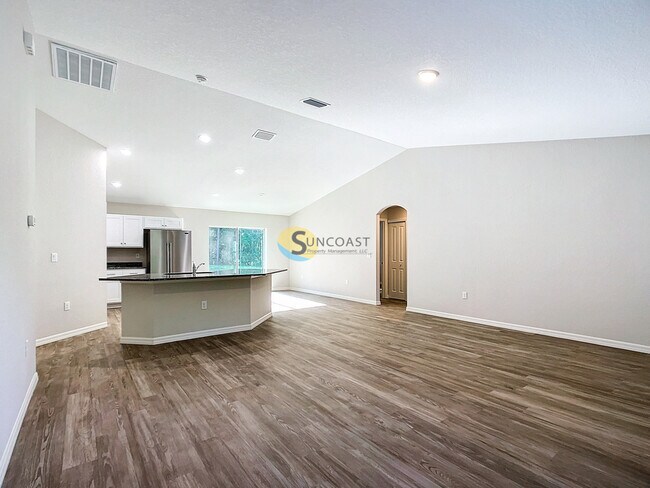 Foto del edificio - 587 Marion Oaks Pass