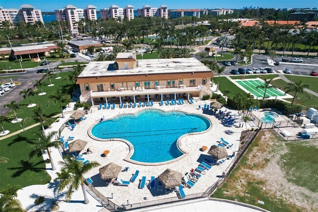 Foto del edificio - 5108 Brittany Dr S