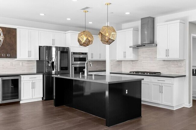 Foto del edificio - 8352 Ridge Ct