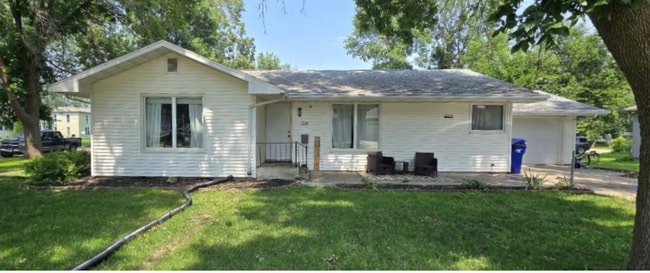 Building Photo - 110 N 2nd Ave W