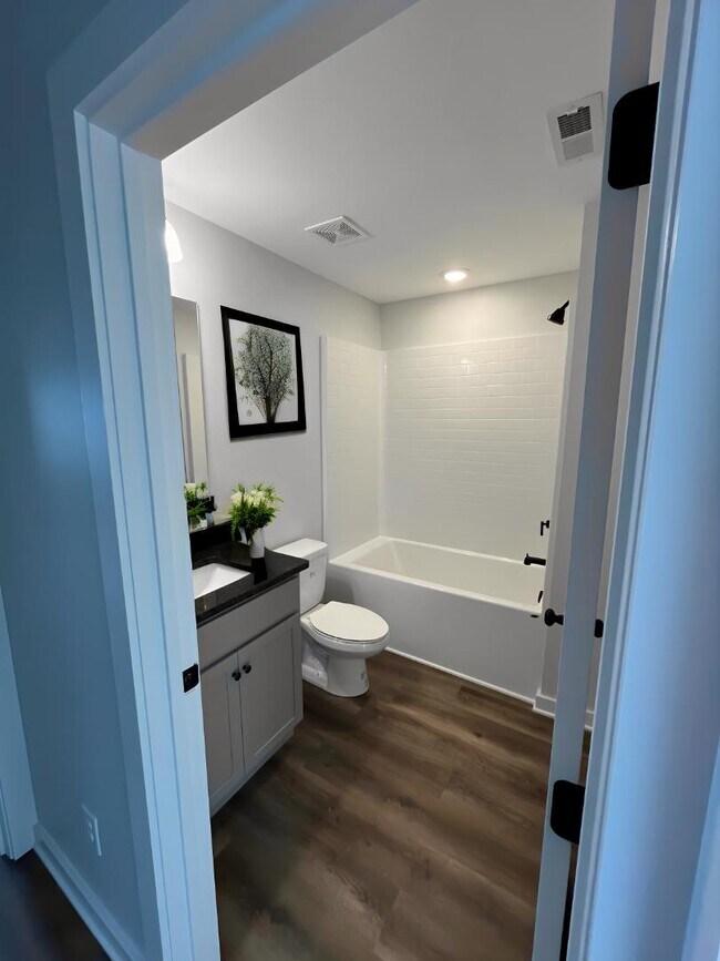 Photo - 100 Theron Dr Apartment