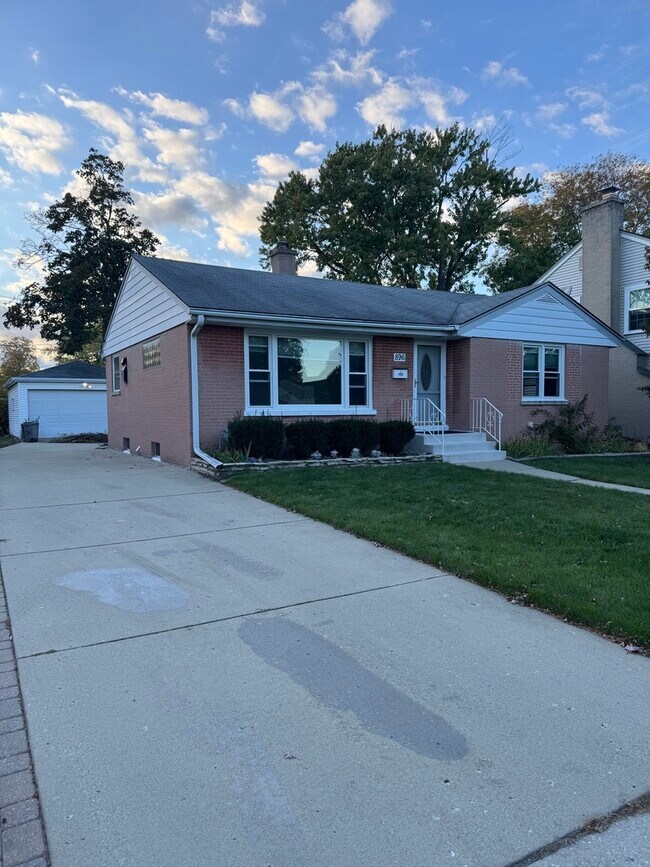 Foto del edificio - 896 Webster Ln