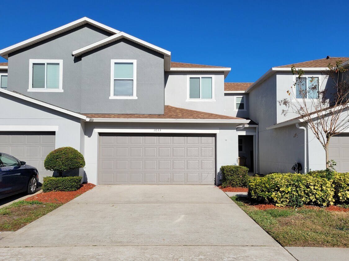 1033 Chalcedony St, Kissimmee, FL 34744 Townhome Rentals in Kissimmee