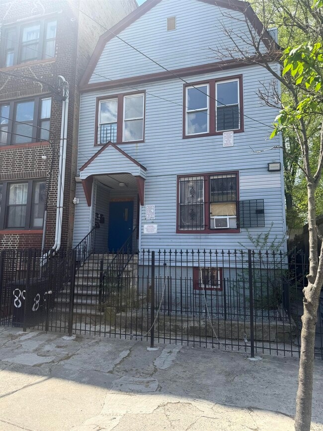 Building Photo - 89 Bostwick Ave