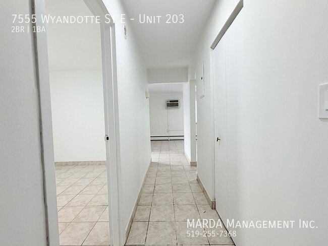 Photo du bâtiment - BEAUTIFULLY RENOVATED 2-BEDROOM/1-BATH APA...