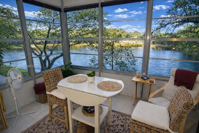 Foto del edificio - 3530 NW 52nd Ave