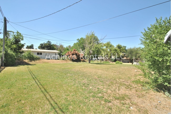Building Photo - 1358 E 900 N
