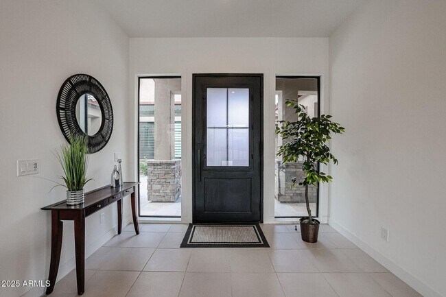 Building Photo - Gorgeous furnished rental in North Scottsd...