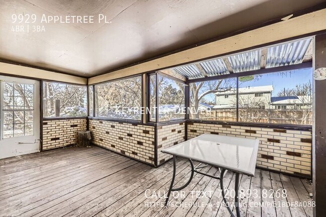 Building Photo - Fantastic home with massive space! $1500 C...