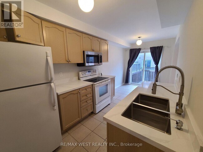 Building Photo - 228 Coleridge Dr