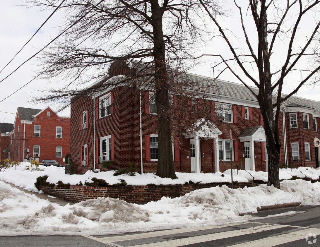 Primary Photo - 3929-3931 W St NW