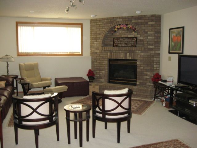 Building Photo - 658 Cottonwood Loop