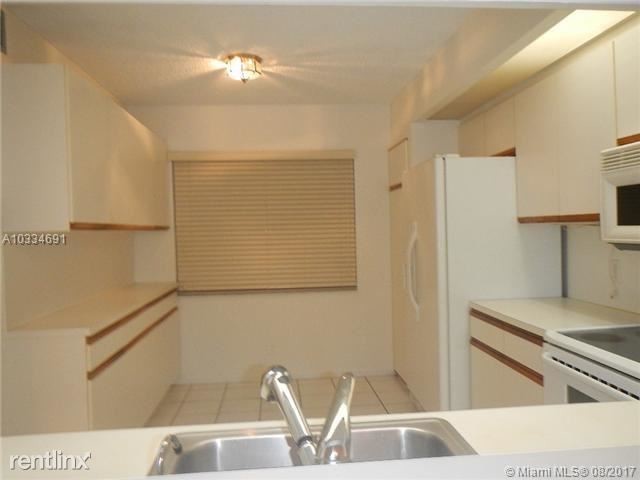 Foto del edificio - 13155 SW 7th Ct