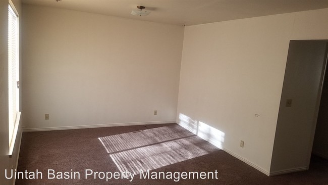 Building Photo - 1546 W 300 S