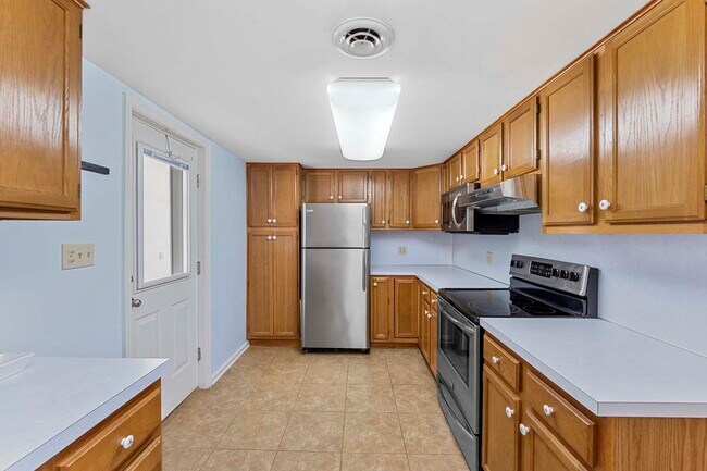 Building Photo - 52 W Henrietta St