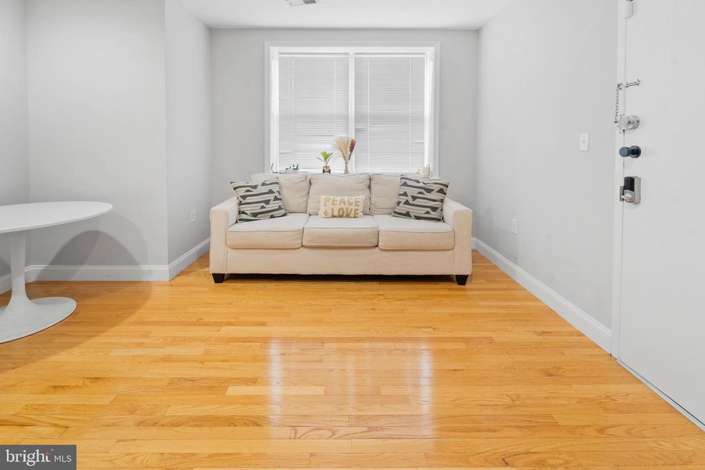 Primary Photo - 1629 L St NE