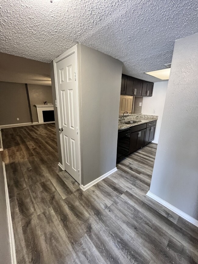 Building Photo - Prestonwood Trails