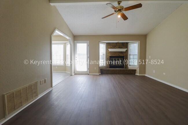 Foto del edificio - 3 Bed | 2 Bath in East Tulsa!