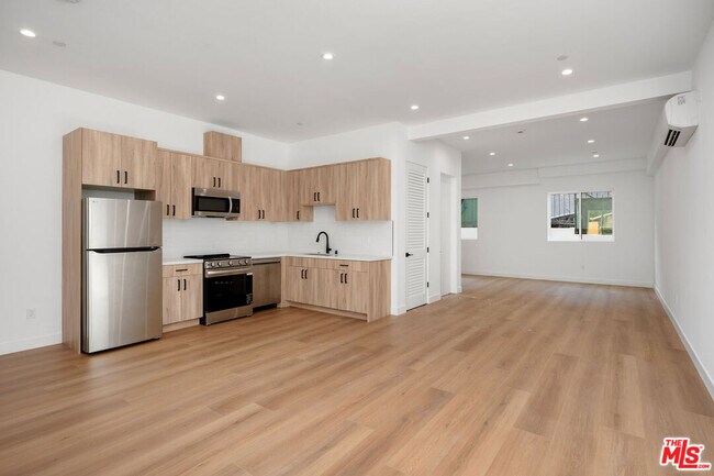 Foto del edificio - 726 Robinson St