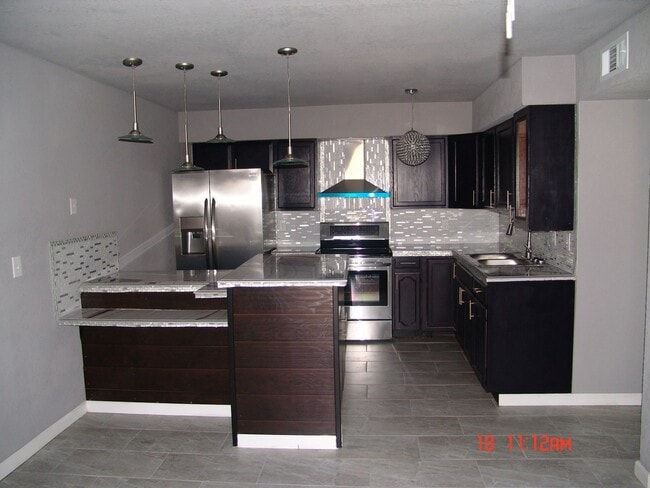 Building Photo - 630 S Morris