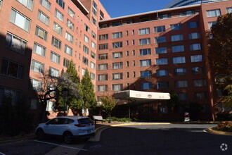 Building Photo - 1021 Arlington Blvd