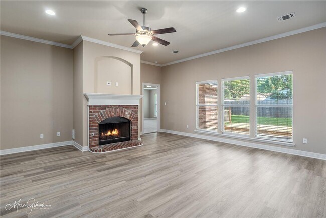 Building Photo - Beautiful Home in Savannah Place!