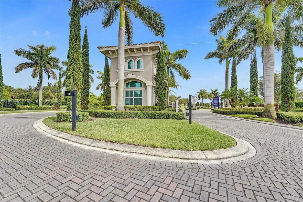 Foto principal - 5182 Eucalyptus Dr