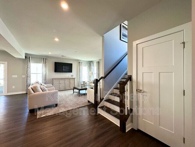 Foto del edificio - 2745 Dorval Rd