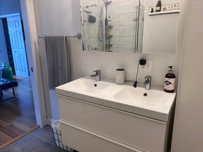 Building Photo - 70 Webster St