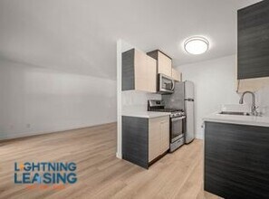 Building Photo - 3113 4th St
