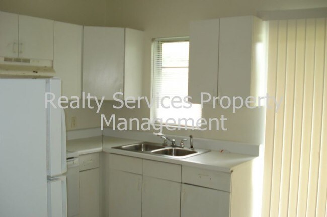 Building Photo - 1413 Brookhill Dr