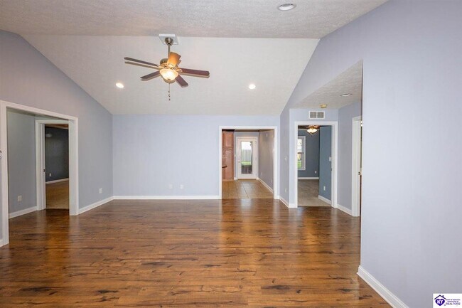 Foto del edificio - 100 Radford Ct