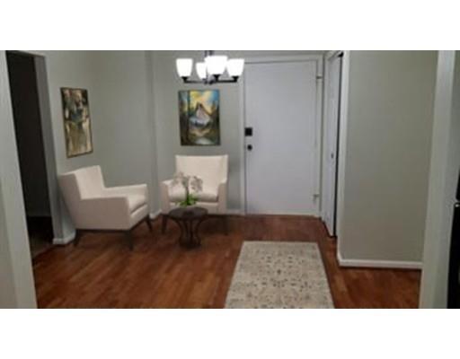 Foto principal - 65 Randolph Dr