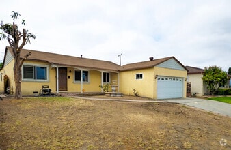 Building Photo - 2404 Foxglove Dr