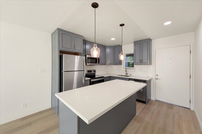 Foto del edificio - 1739 Addison St