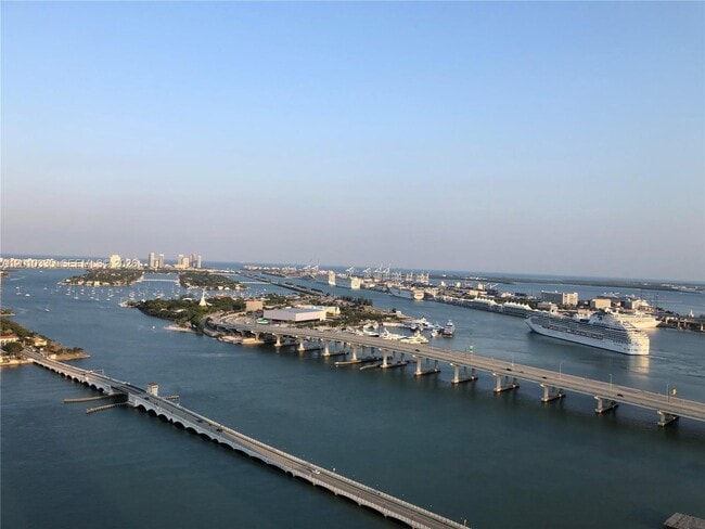 Foto del edificio - 1717 N Bayshore Dr