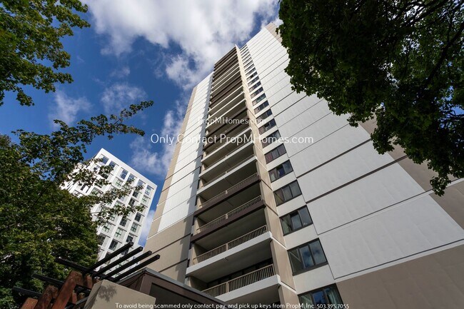 Foto del edificio - Elegant Downtown Portland Condo with Moder...