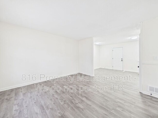 Foto del edificio - 7907 E 51st St