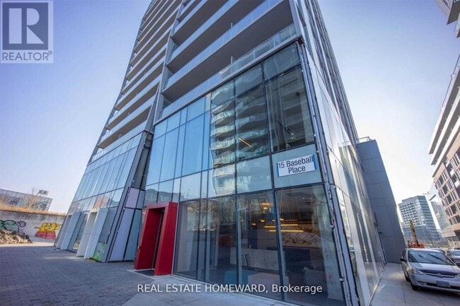 Photo du bâtiment - 15 Baseball Pl