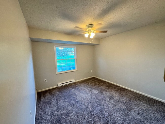 Building Photo - 350 Black Hills Dr
