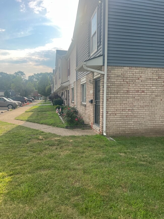 Building Photo - 7235 Otis Ct