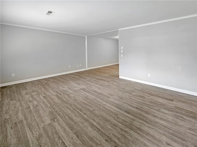 Foto del edificio - 8438 Stonewall Jackson Dr