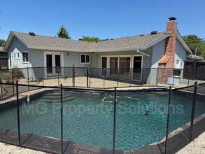 Building Photo - 521 Rowland Blvd