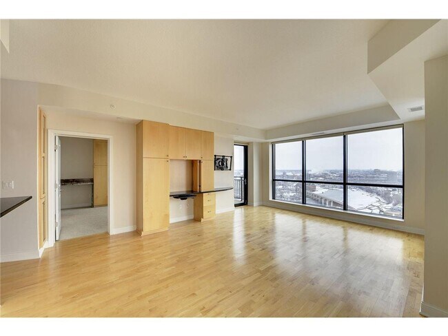 Foto del edificio - 100 3rd Ave S
