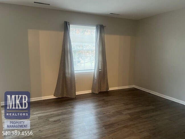 Foto del edificio - 2427 Brambleton Ave SW