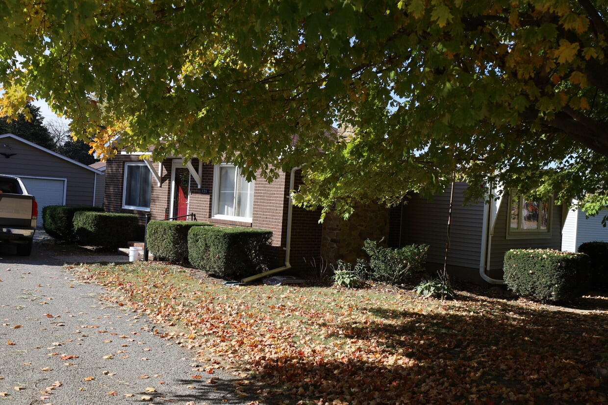 Foto del edificio - 129 W Jefferson St