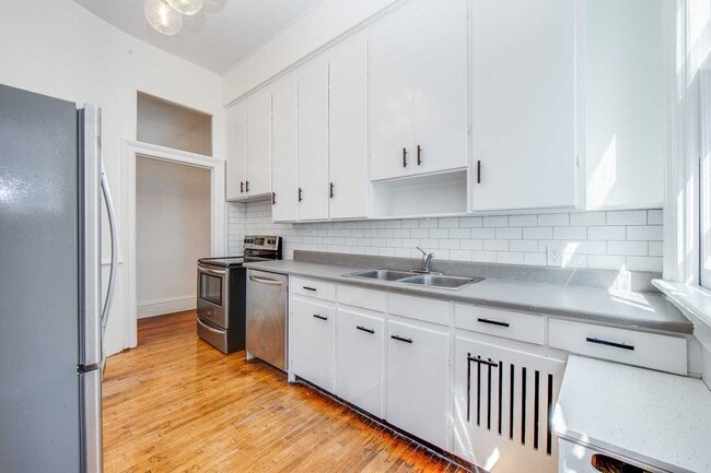 Building Photo - 206 Dunn Ave