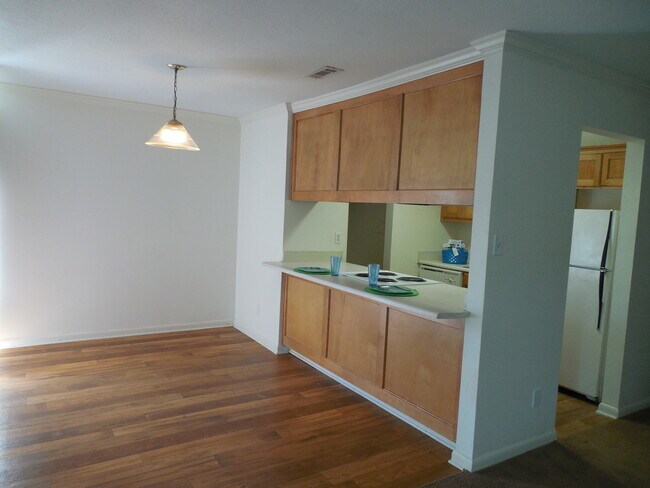 Foto del edificio - Castlewood Apartments