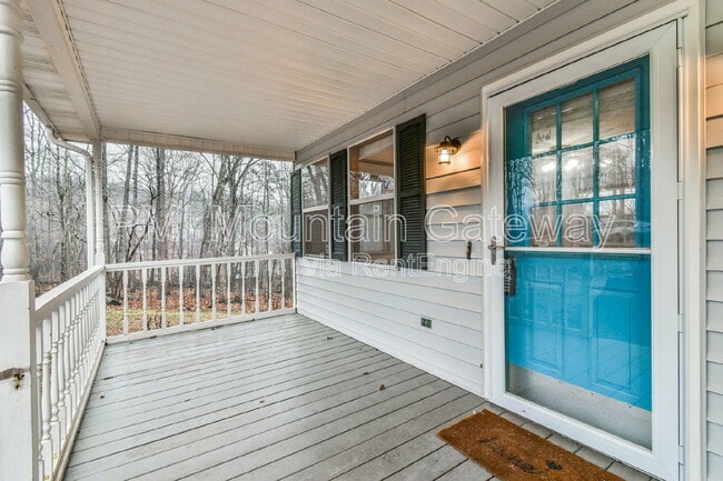 Building Photo - 495 Washboard Rd