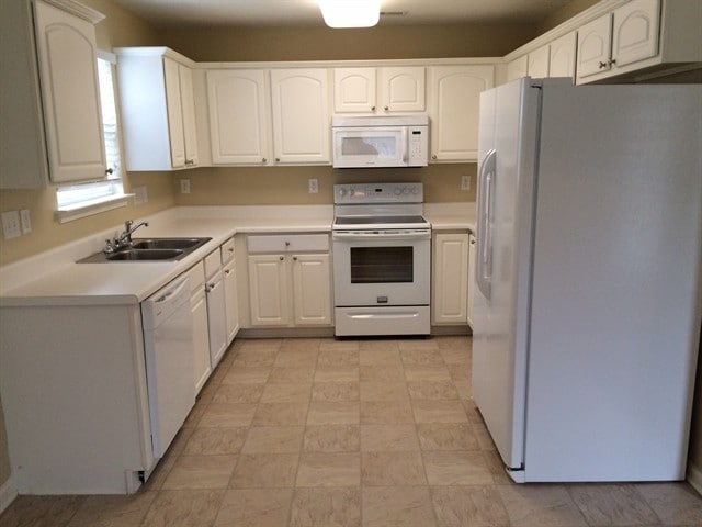 Foto del edificio - 120 Birch Hill Ct